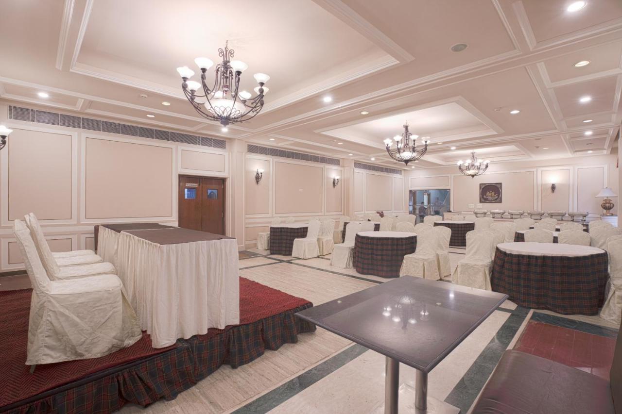 Hotel Le Castle Rudrapur Exterior photo